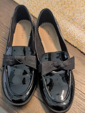 On 34th Women’s Black Patent Loafers with Bow -
